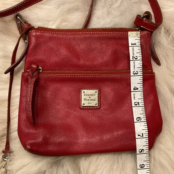 Dooney & Bourke red bag - Picture 2 of 8